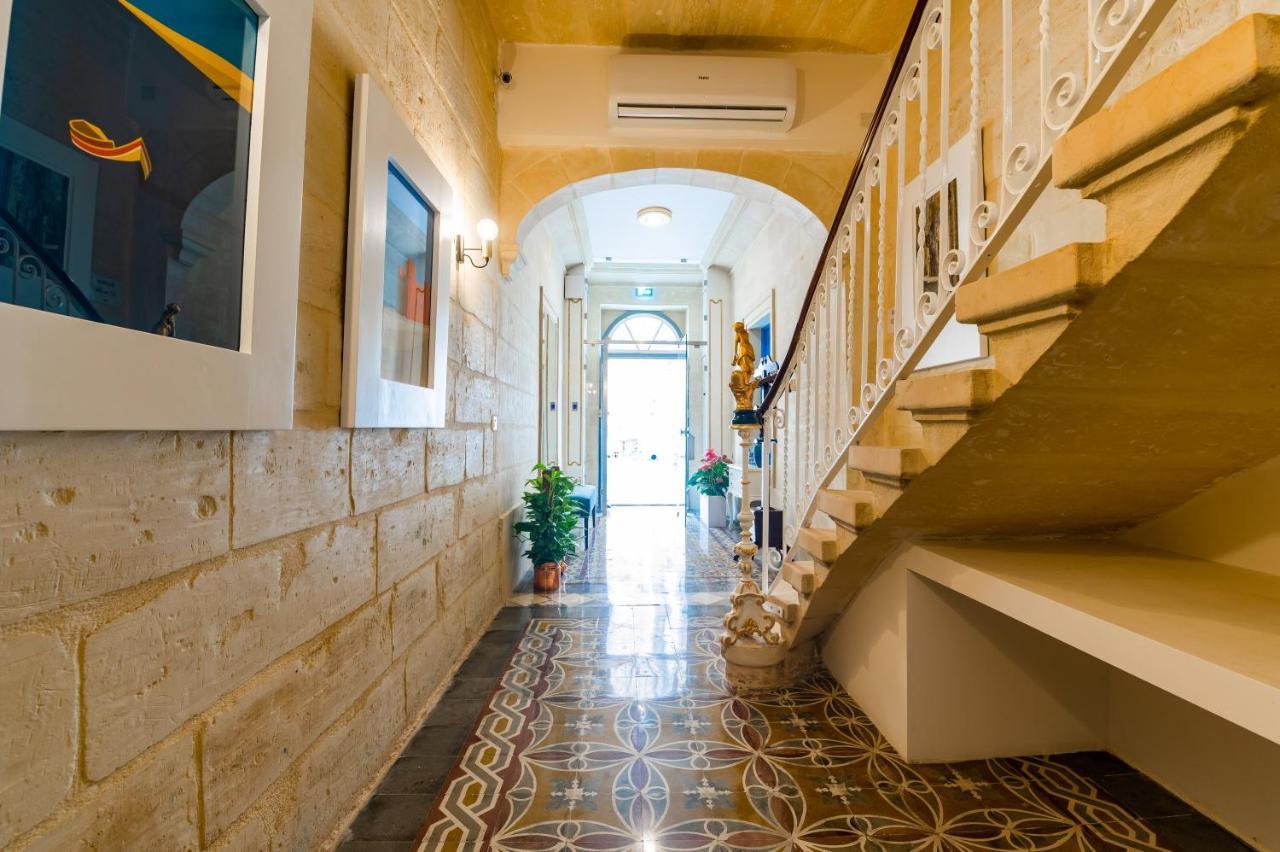 Monreal Boutique Townhouse - R024Rm3 Hotel Paola Exterior photo